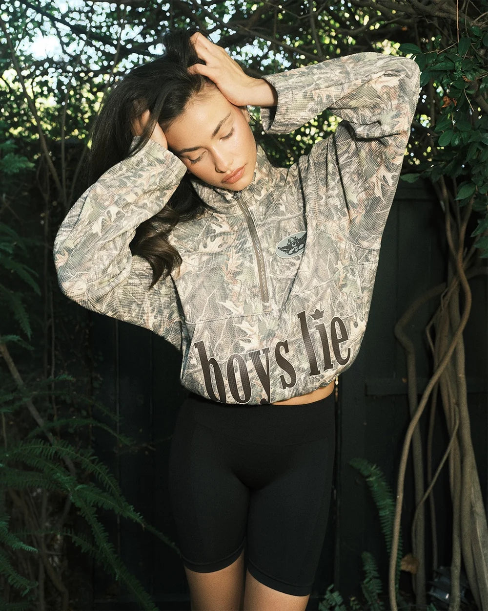 MANHUNT A1 CROPPED CREWNECK