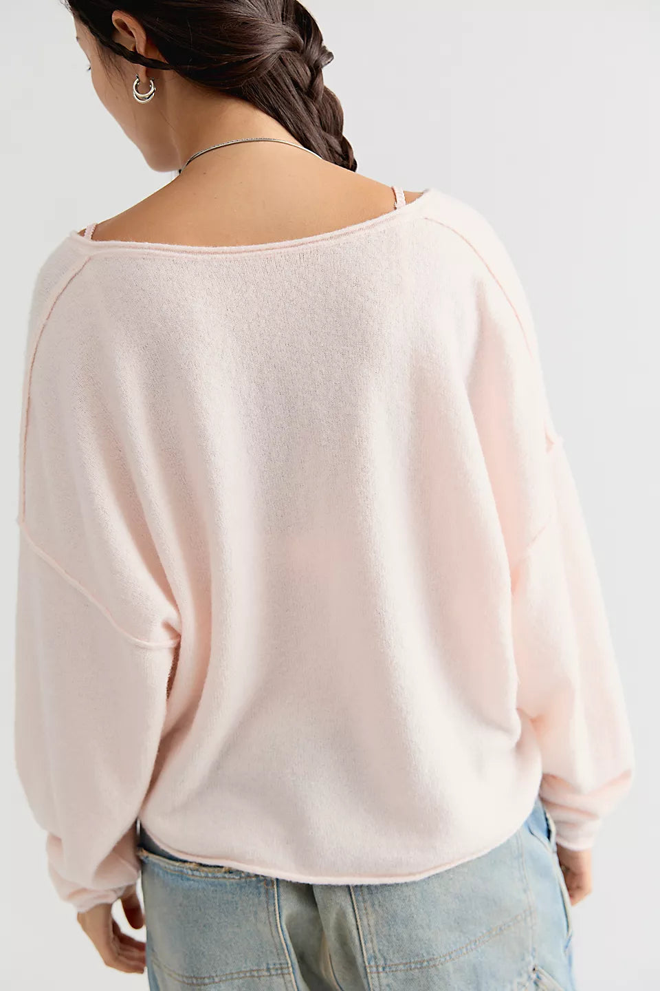SEE ME V-NECK PULLOVER