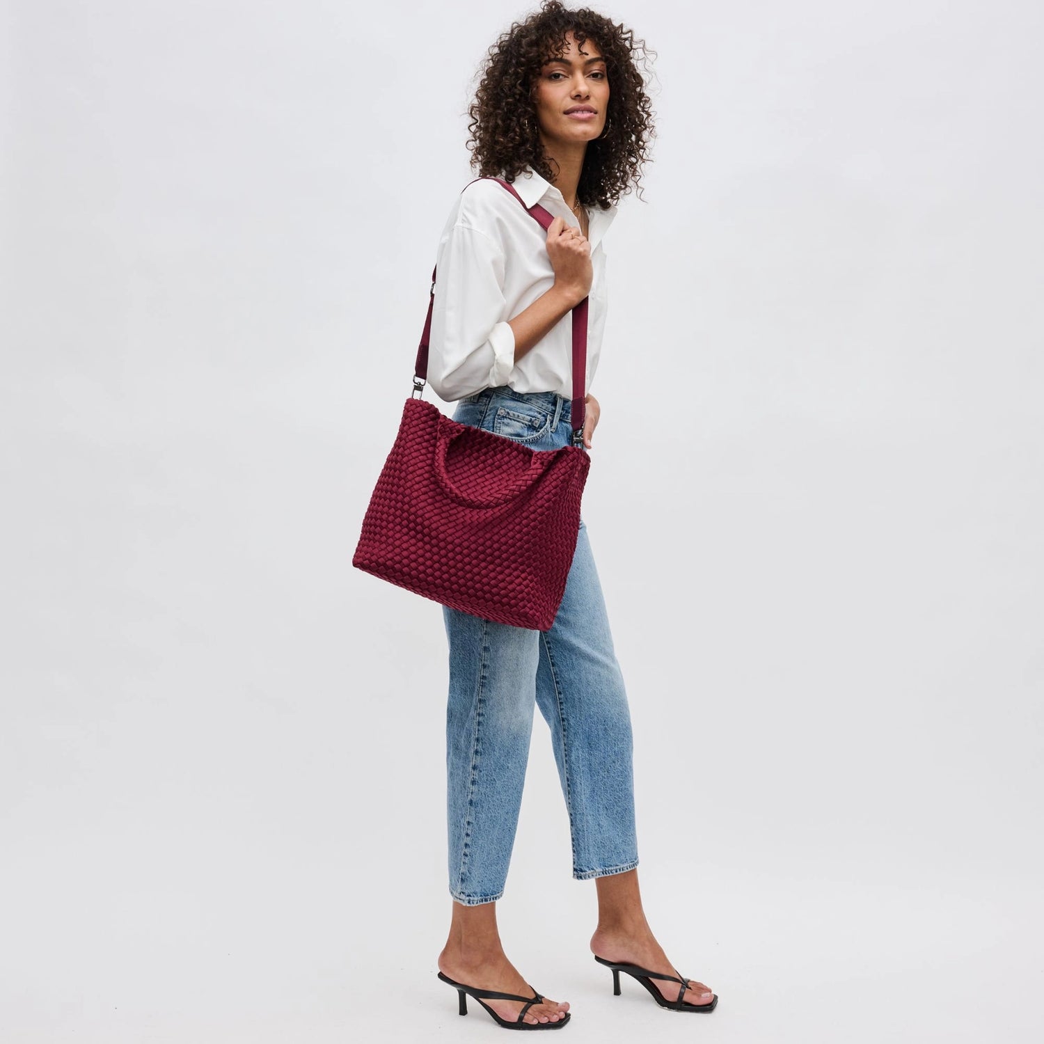 Sky's The Limit Medium Tote Wine