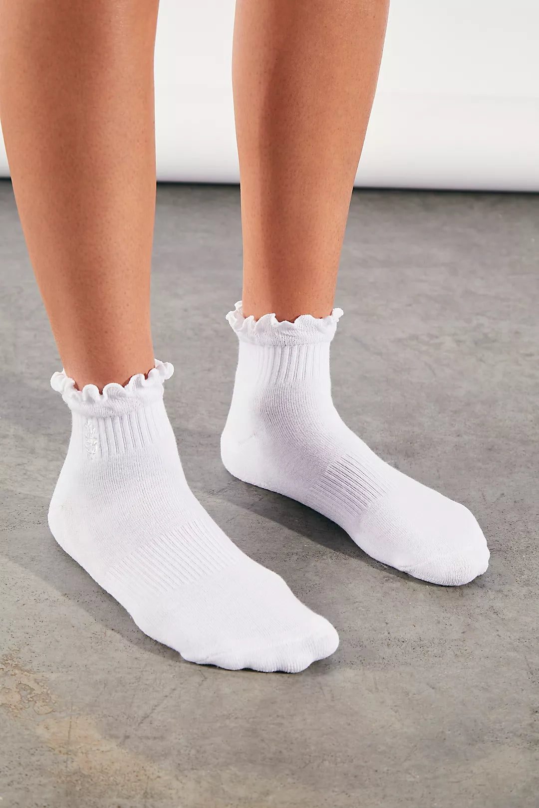 Movement Classic Ruffle Socks White