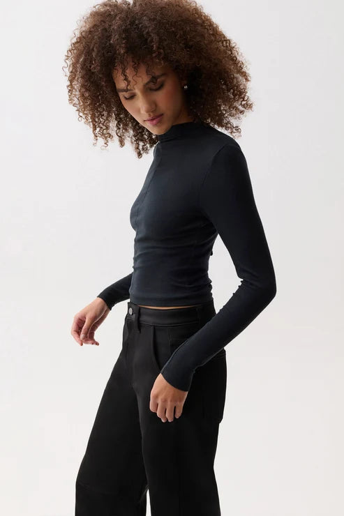 DARA FUNNEL NECK TOP