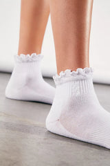 MOVEMENT CLASSIC RUFFLE SOCKS O/S WHITE